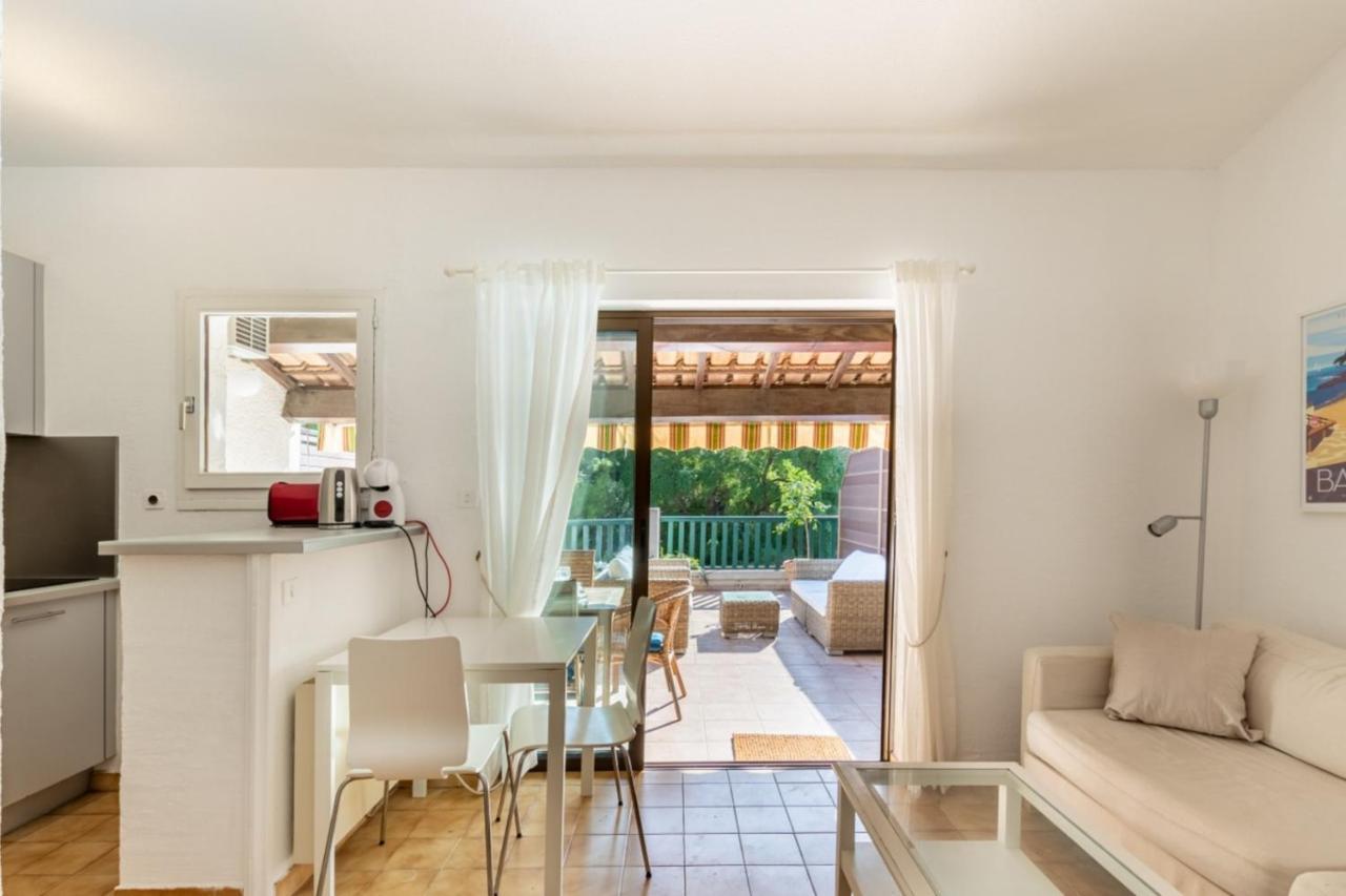 방돌 Nice Apt For 4 With Terrace And Pool 아파트 외부 사진