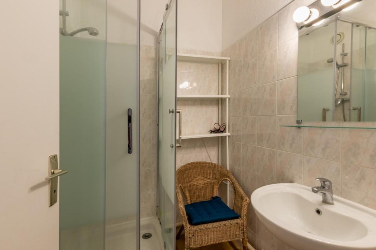 방돌 Nice Apt For 4 With Terrace And Pool 아파트 외부 사진